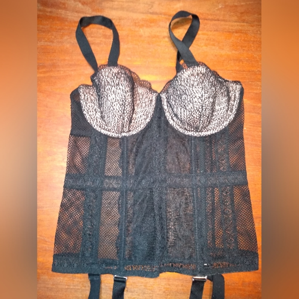 Sexy Black Merry Widow, Corset, No Size 26 Inches Across Breast, Built-I… - Picture 4 of 15